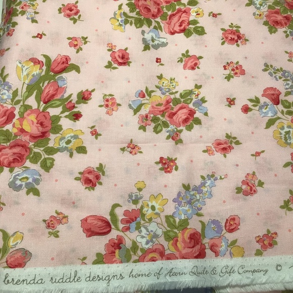 Moda Fat Quarter Bundle - 12 Fat Quarters of beautiful quilting quality cottons - Picture 12 of 14